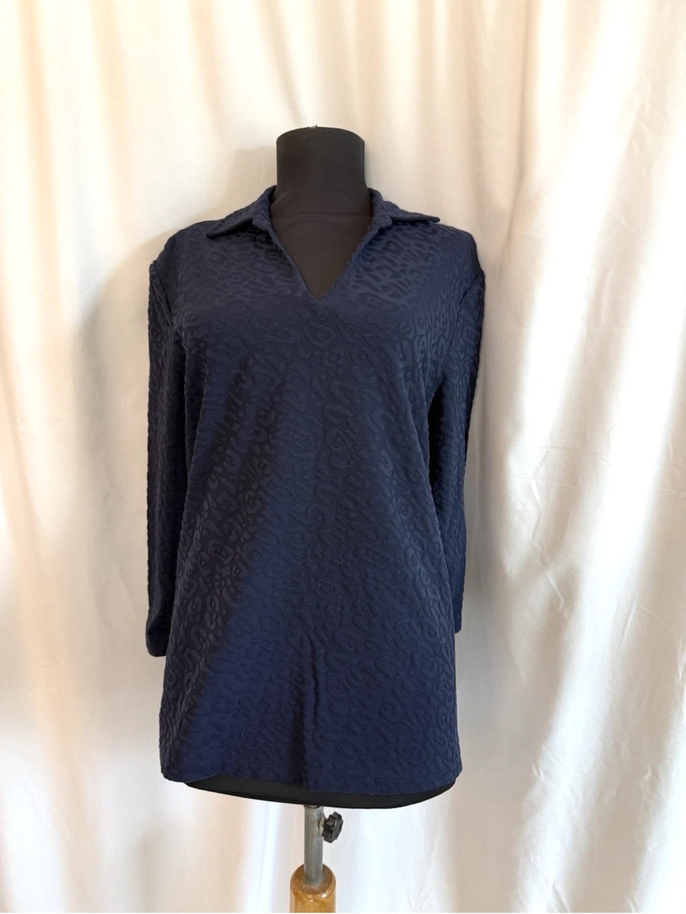 J. McLaughlin Navy Leopard Pattern Top - Size Large